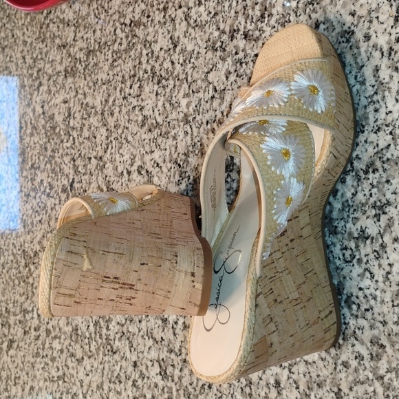 Brand New No Box Simpson Beige Floral Wedge Sandals - Picture 2 of 5